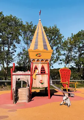SPIELART : STRUCTURE DE JEUX CHÂTEAU DES CONTES DE FÉES, ref T96